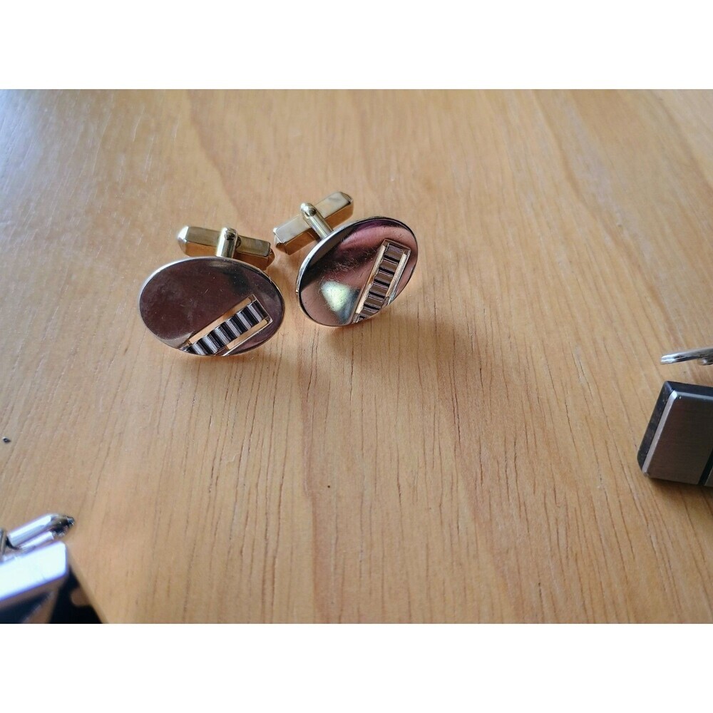 Lot Of 4 Silver And Gold Cufflinks Includes 3 Swank - Picture 4 of 9